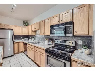 Photo #4: 1010591 Listing