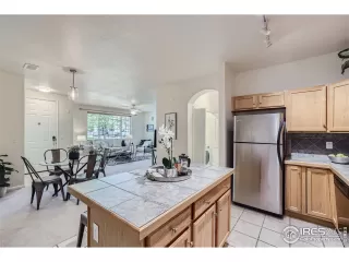 Photo #6: 1010591 Listing