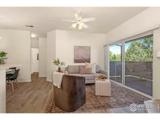 Photo #5: 1010648 Listing