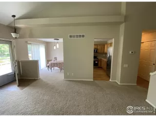 Photo #6: 1010663 Listing