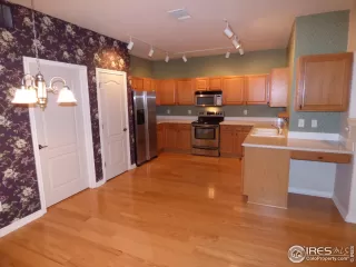 Photo #5: 1010681 Listing