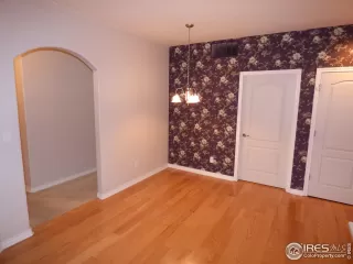 Photo #6: 1010681 Listing