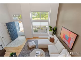 Photo #5: 1010715 Listing