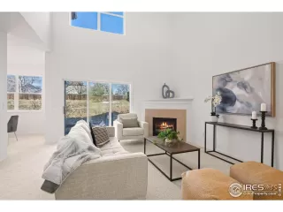 Photo #3: 1010719 Listing