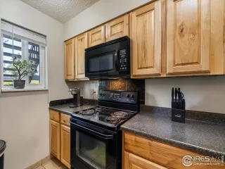 Photo #5: 1010759 Listing