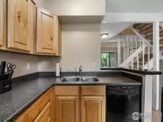 Photo #6: 1010759 Listing