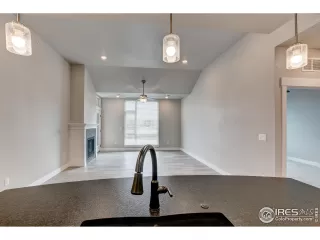 Photo #6: 1010763 Listing