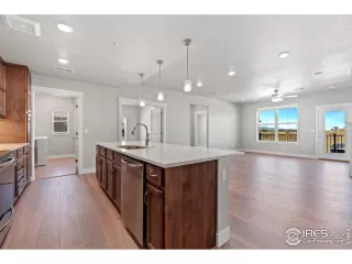 Photo #2: 1010782 Listing