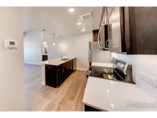 Photo #3: 1010798 Listing