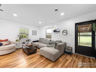 Photo #5: 1010847 Listing 