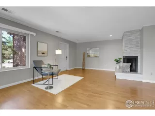 Photo #5: 1010849 Listing