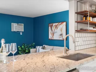 Photo #5: 1010890 Listing