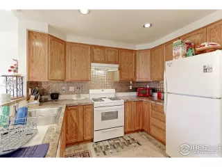 Photo #5: 1010901 Listing