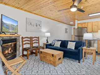 Photo #4: 1010909 Listing