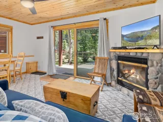 Photo #5: 1010909 Listing