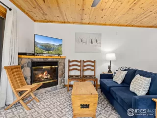 Photo #6: 1010909 Listing