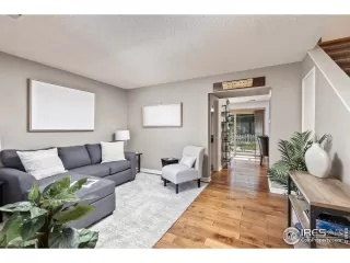 Photo #6: 1010940 Listing