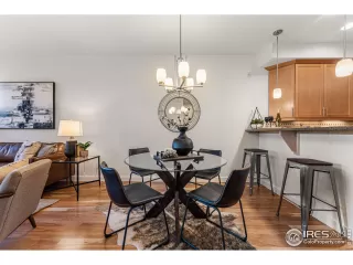 Photo #5: 1011001 Listing 