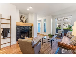 Photo #6: 1011001 Listing 