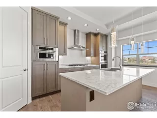 Photo #4: 1011068 Listing