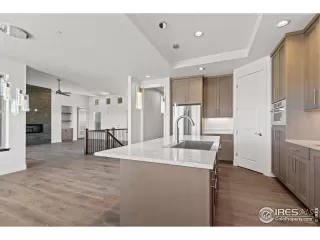 Photo #5: 1011068 Listing