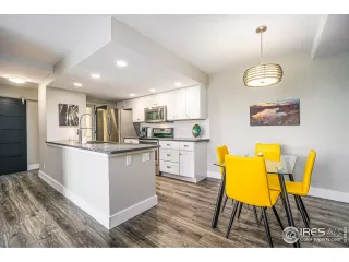 Photo #3: 1011087 Listing