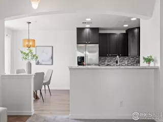 Photo #5: 1011110 Listing 