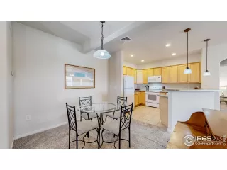 Photo #5: 1011121 Listing