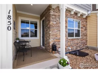 Photo #2: 1011243 Listing