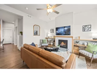 Photo #3: 1011243 Listing