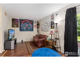 Photo #6: 1011253 Listing