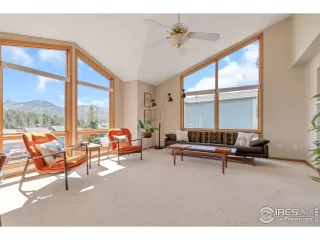 Photo #6: 1011297 Listing