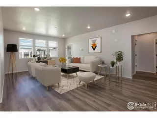 Photo #2: 1011361 Listing