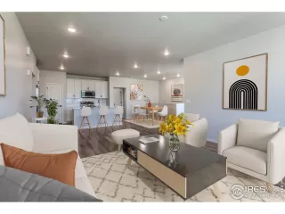 Photo #3: 1011361 Listing