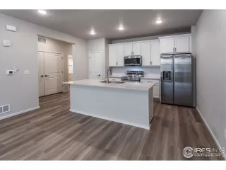 Photo #6: 1011362 Listing