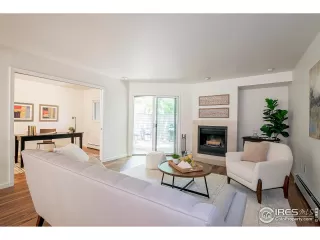 Photo #3: 1011377 Listing