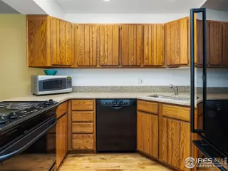 Photo #2: 1011384 Listing