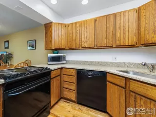 Photo #5: 1011384 Listing