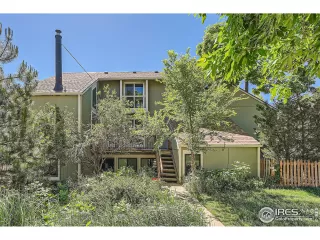 Photo #1: 1011457 Listing