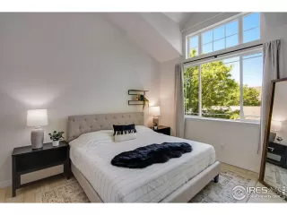 Photo #2: 1011531 Listing