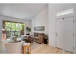 Photo #3: 1011531 Listing