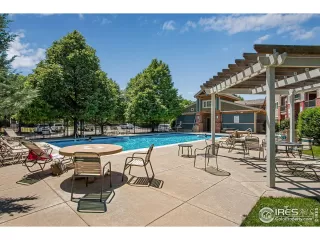 Photo #6: 1011531 Listing