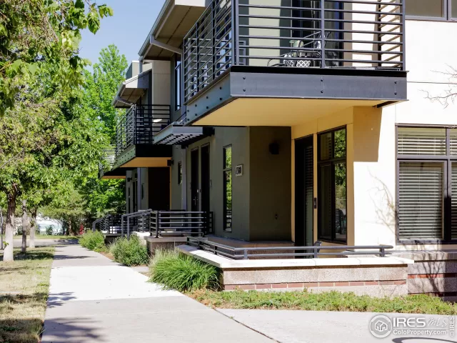 MLS: 1011532 Condo For Sale