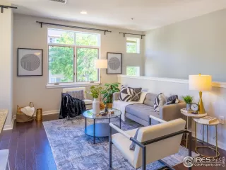 Photo #4: 1011532 Listing