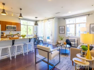 Photo #6: 1011532 Listing