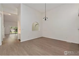 Photo #4: 1011545 Listing