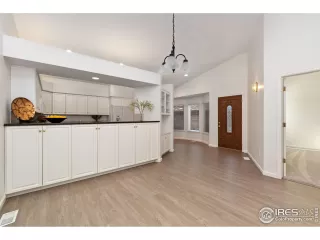 Photo #5: 1011545 Listing