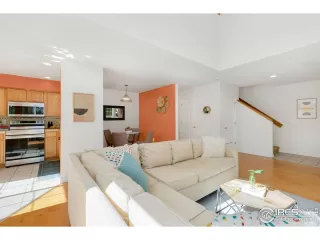 Photo #5: 1011552 Listing