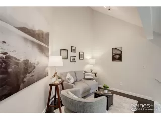 Photo #5: 1011558 Listing