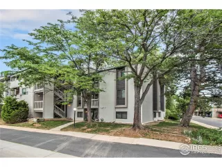 Photo #4: 1011638 Listing